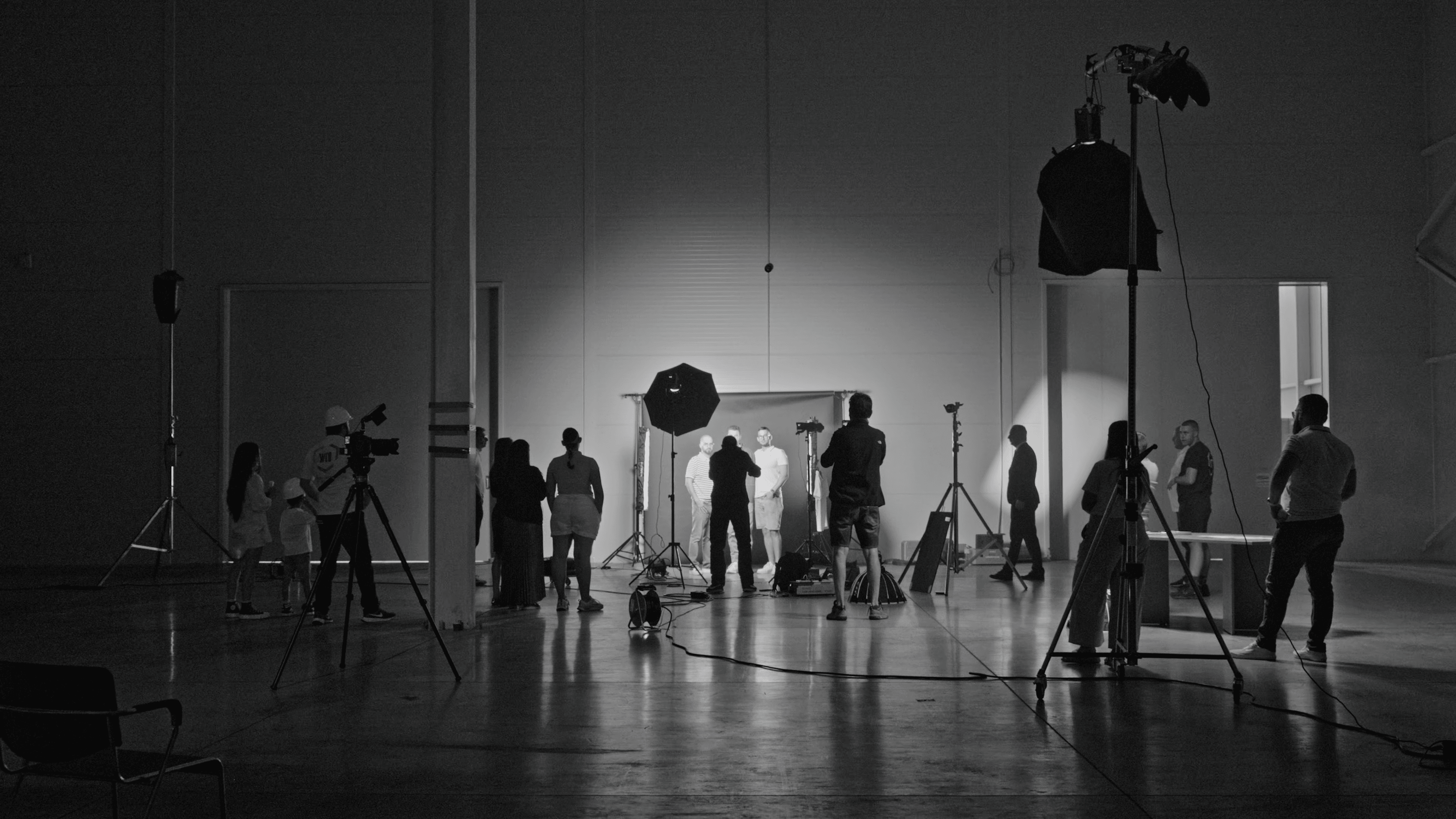 Заснемане на съдържание зад кулисите - екип на Social Book по време на продукция